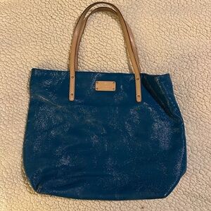 Kate Spade New York Classic leather tote bag in good used condition.